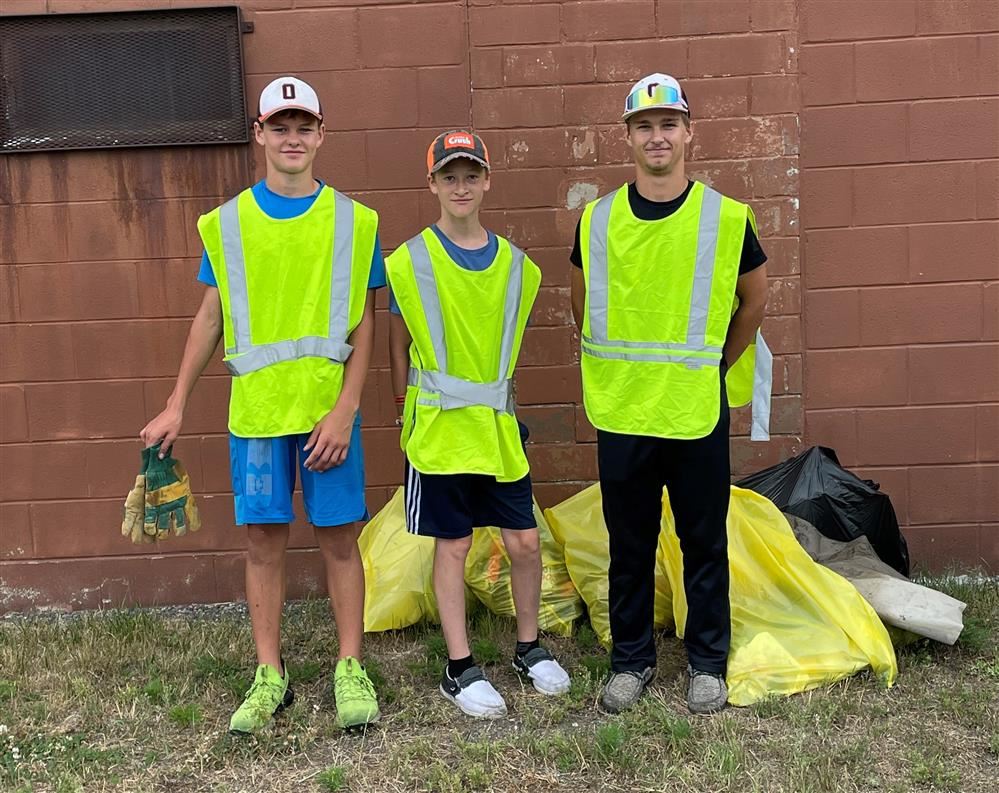  Baseball Team Helps Clean Ditches